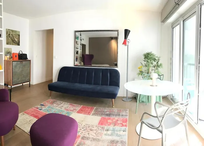 Another Attractive Flat Near By St-Germain